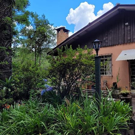 Casa Em Campos Do Jordao - 3 Quartos, Com Churrasqueira Exterior foto