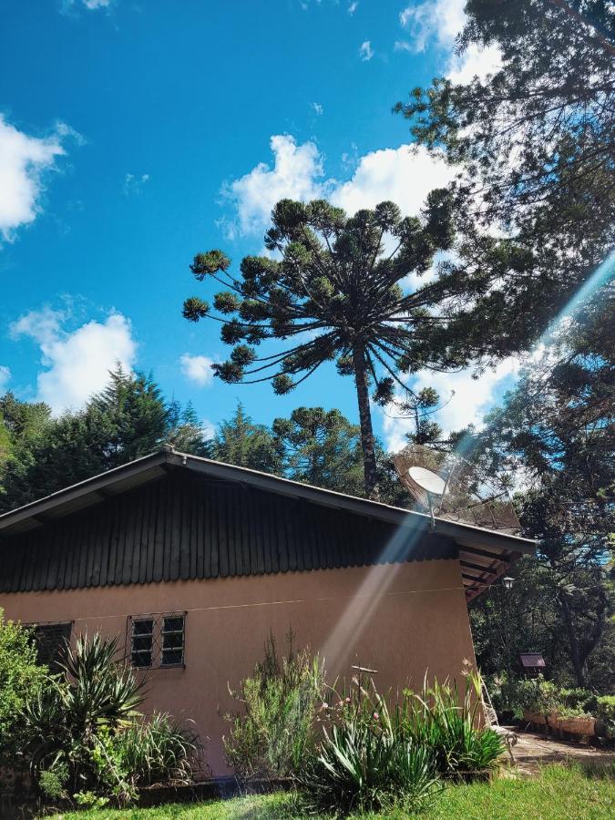 Casa Em Campos Do Jordao - 3 Quartos, Com Churrasqueira Exterior foto
